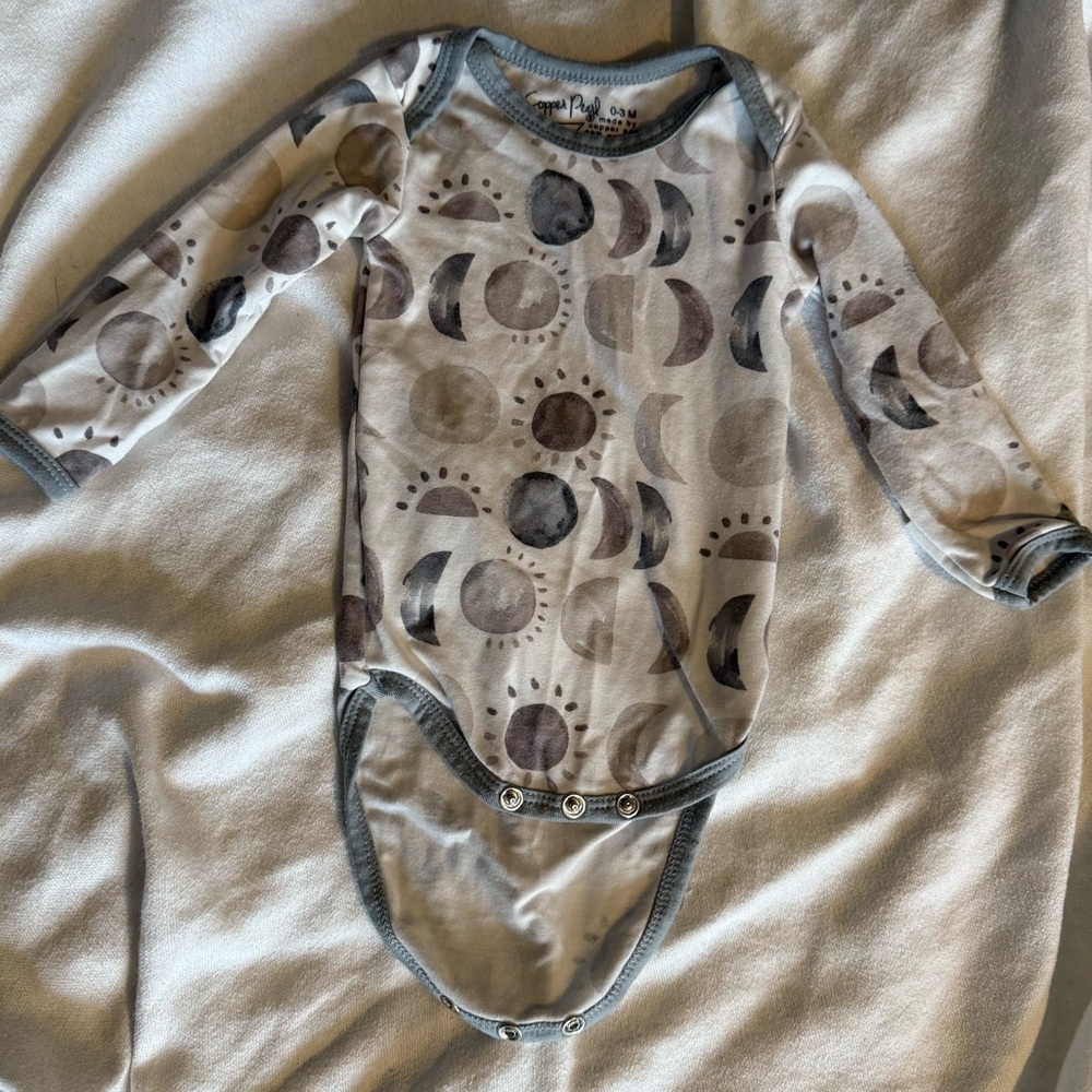 Copper Pearl Onesies - 3 new size 0-3mo, 1 gently used 3-6mo - price is for ALL - Picture 1 of 12